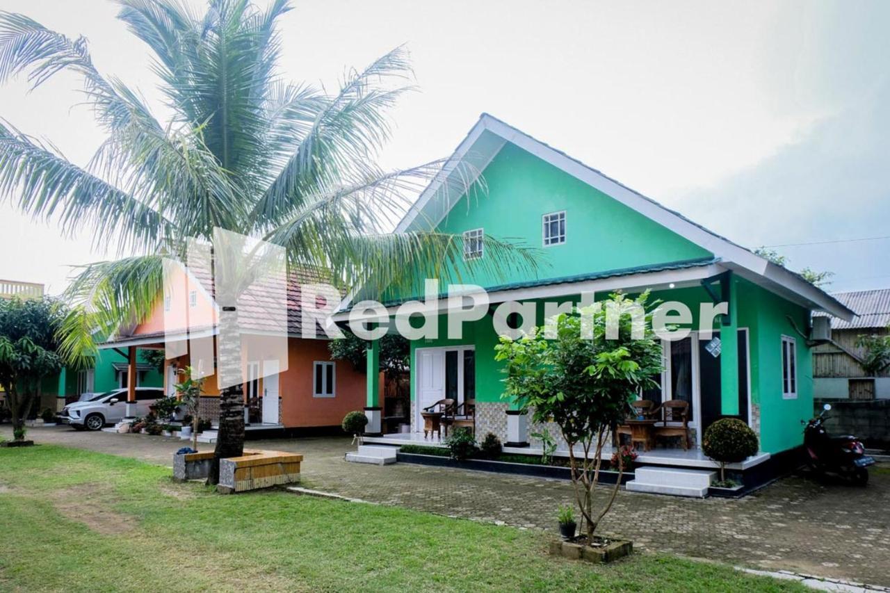 Villa Ikhbar Ciletuh Redpartner Cilowa Exterior photo