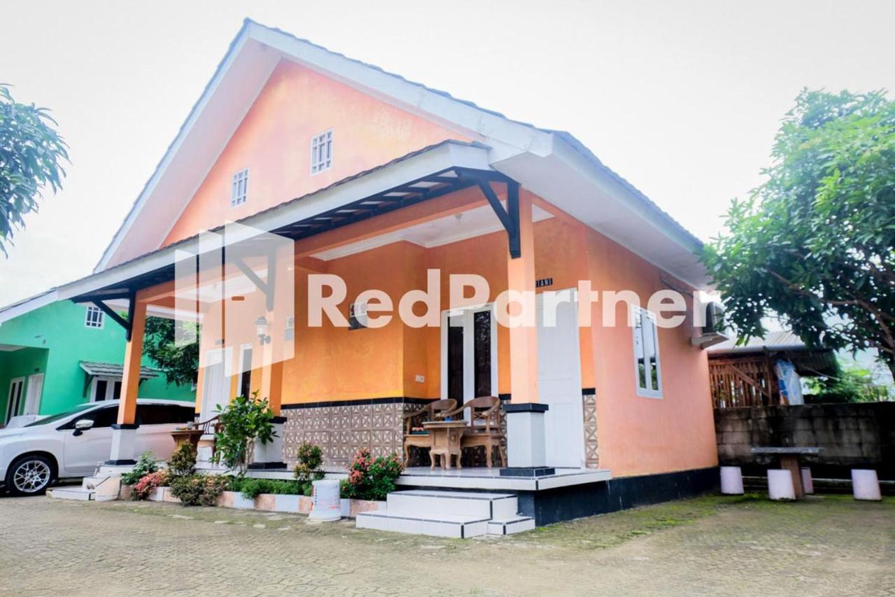 Villa Ikhbar Ciletuh Redpartner Cilowa Exterior photo